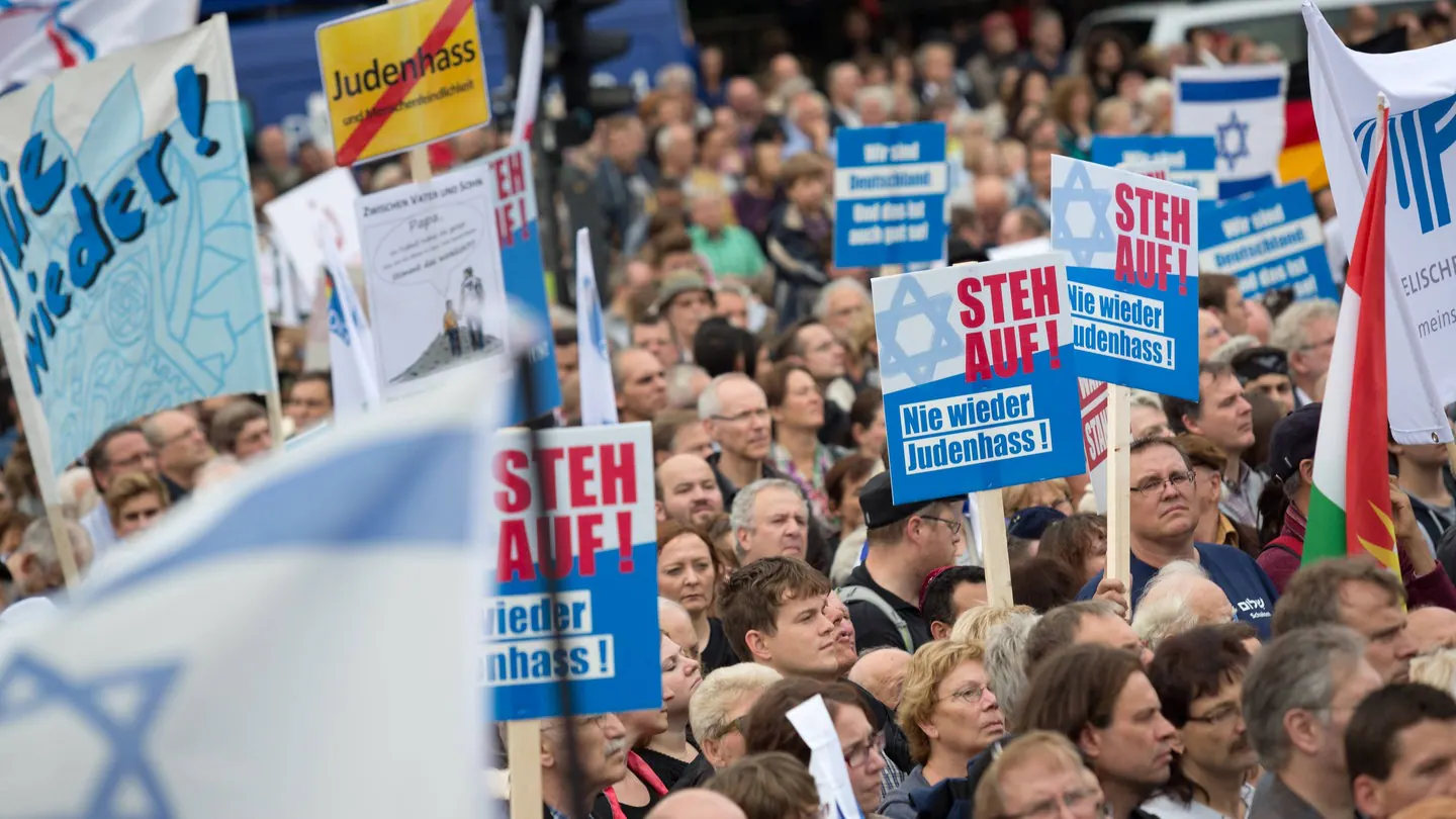 1653463746564,demonstration-antisemitismus-berlin-2014-100~_v-16x9@2dL_-6c42aff4e68b43c7868c3240d3ebfa29867457da